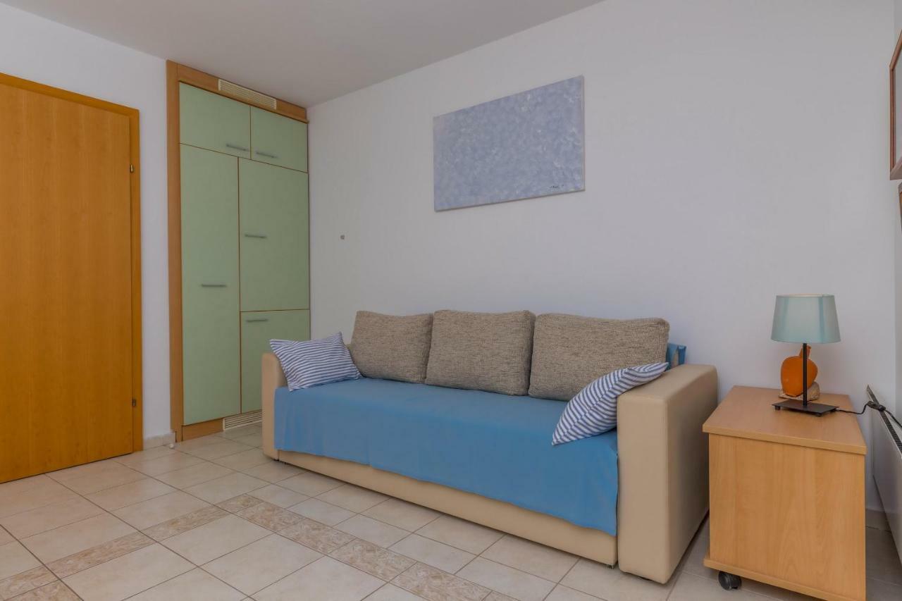 Apartman Emma Apartment ดรามัลย์ ภายนอก รูปภาพ