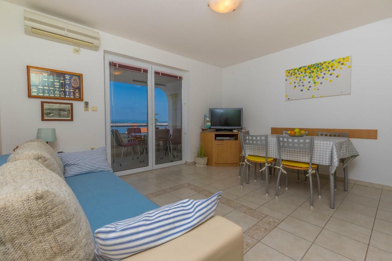 Apartman Emma Apartment ดรามัลย์ ภายนอก รูปภาพ